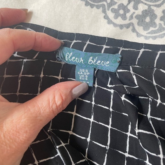 Black and White Window Pane Dress - Picture 8 of 8